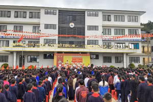 Trường Phổ thông nội trú Tiểu học và THCS Trà Lĩnh, xã Trà Lĩnh, tỉnh Cao Bằng, đi vào hoạt động từ năm học 2026-2027.