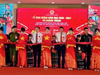 Ngày khai giảng đặc biệt của học sinh vùng biên Lâm Đồng