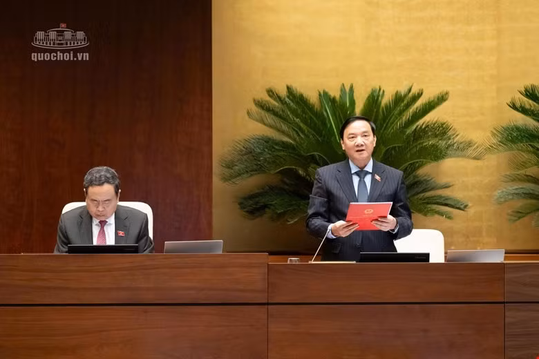 Phó Chủ tịch Quốc hội Nguyễn Khắc Định điều hành phiên họp