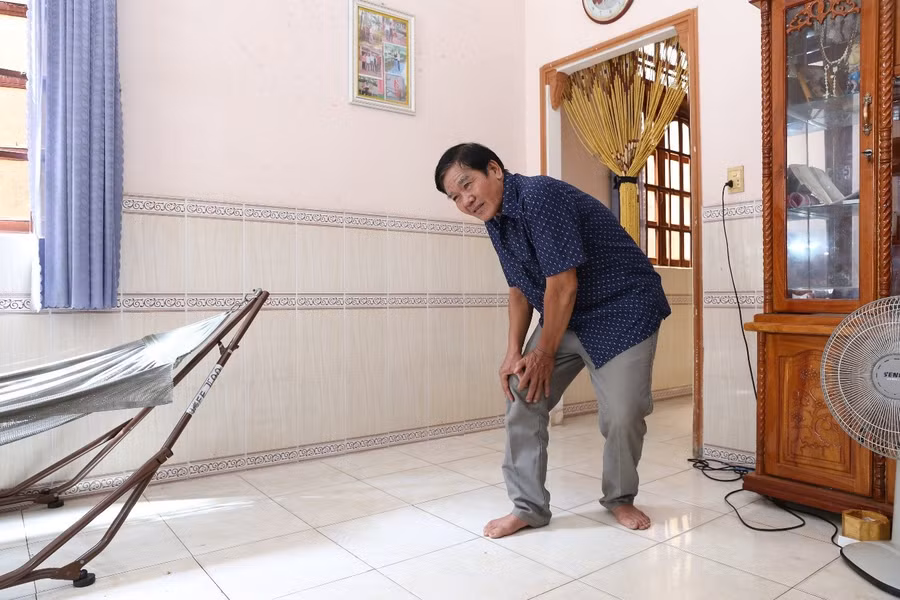 Ông Nam từng khổ sở vì đau khớp gối
