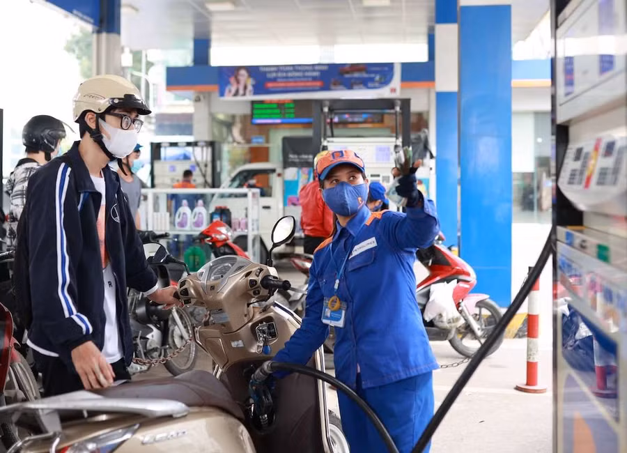 Giá xăng dầu tăng mạnh trong kỳ điều hành 26/2.