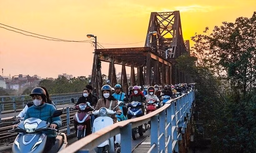 Xe máy, người đi bộ lưu thông bình thường qua cầu Long Biên từ 28/5