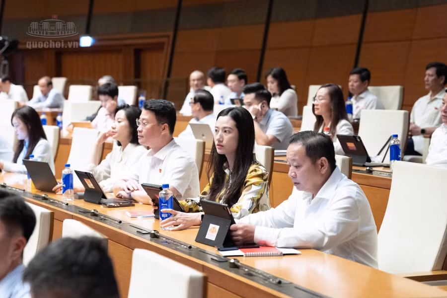 Ngày 20/10, Quốc hội thảo luận nhiều dự án luật thuộc lĩnh vực tư pháp, kinh tế