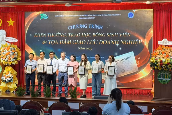Khoa Chăn nuôi Thú y, Trường Đại học Nông Lâm TPHCM tri ân các doanh nghiệp đồng hành.