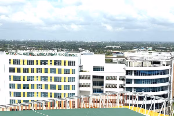 Công trình được kỳ vọng trở thành “bệ phóng” cho Trường Đại học Y khoa Phạm Ngọc Thạch trên hành trình hội nhập quốc tế. Ảnh: PNTU