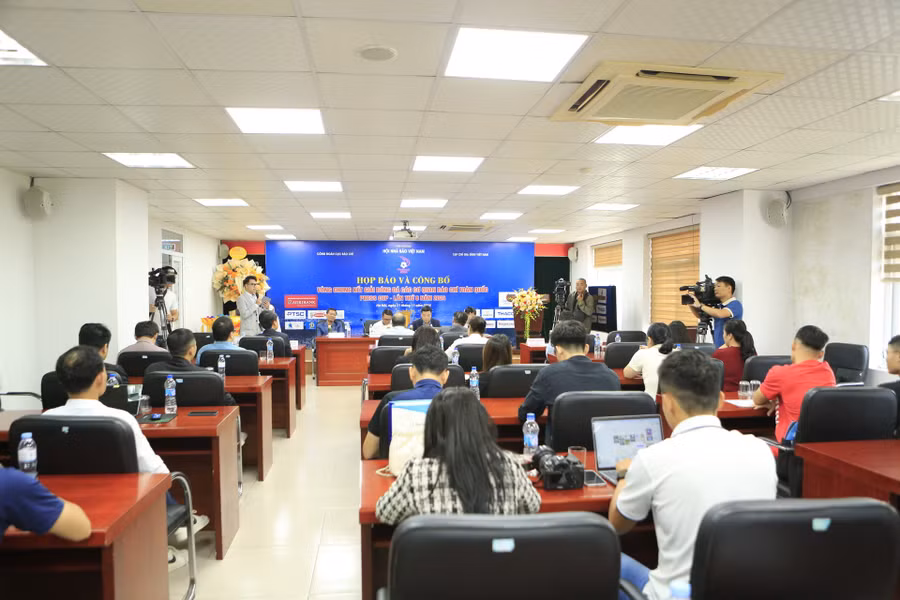 Toàn cảnh buổi họp báo