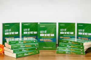 Xuất bản bộ sách 14 tập về lịch sử quân sự Việt Nam