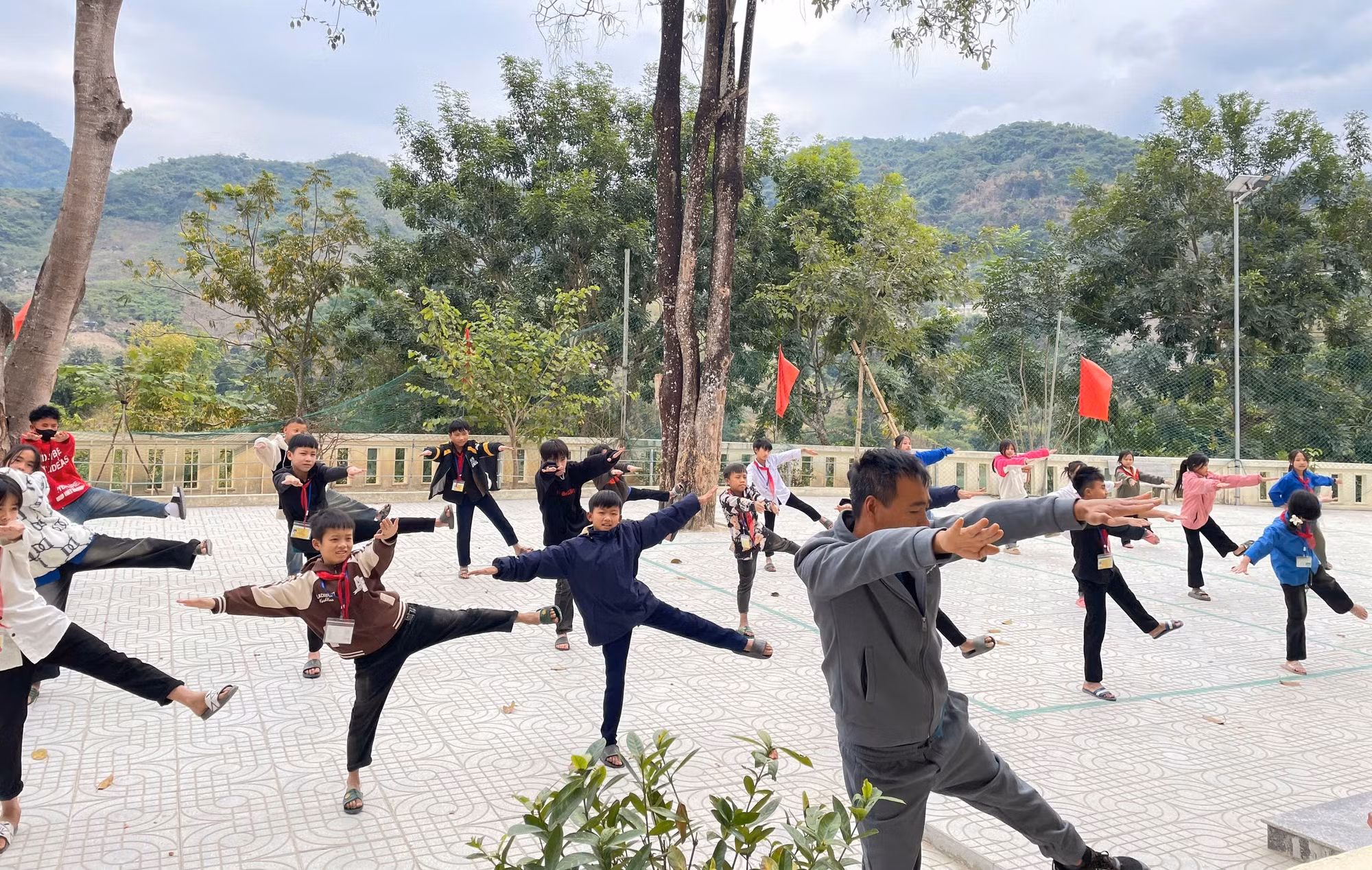 3-gio-tap-the-duc-cua-hoc-sinh-truong-ptdtbt-thcs-muong-ly-muong-lat-thanh-hoa-sau-ky-nghi-tet.jpg