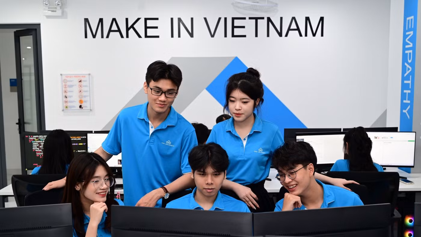 Thu hút và trọng dụng nhân tài trong các ngành, lĩnh vực mũi nhọn, phục vụ đất nước phát triển nhanh, bền vững