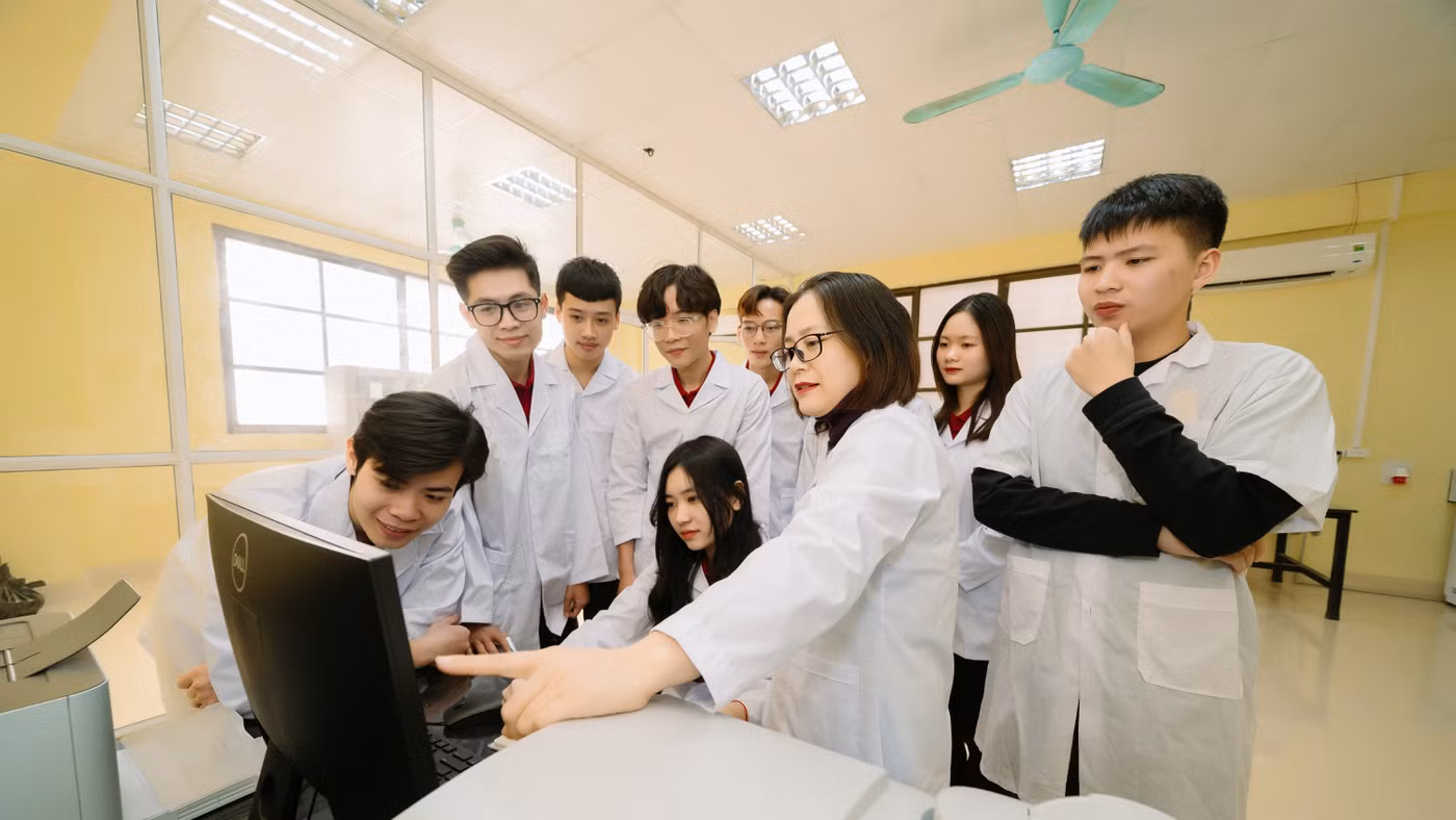 Giảng viên, sinh viên Trường ĐH Thủy Lợi.