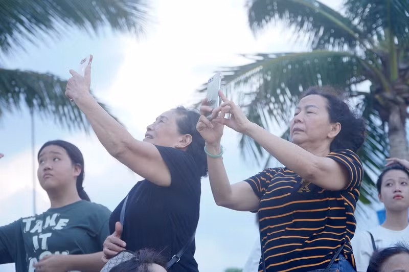 Các màn trình diễn công phu, sáng tạo đã thu hút đông đảo người dân và du khách đến tham quan, thưởng lãm. z7955954941743-5c5c360d470cef39fef8ddbcdf553239.jpg