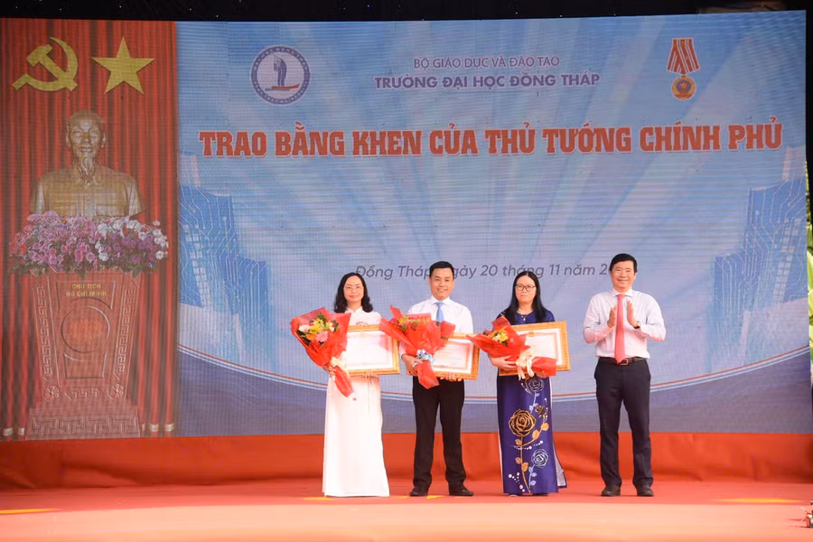 dhdt-khai-giang-8.jpg