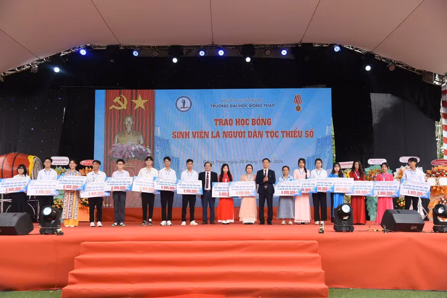 dhdt-khai-giang-6.jpg
