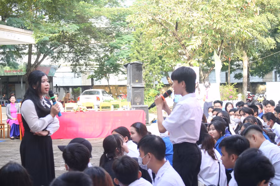 can-tho-tu-van-huong-nghiep-4.jpg