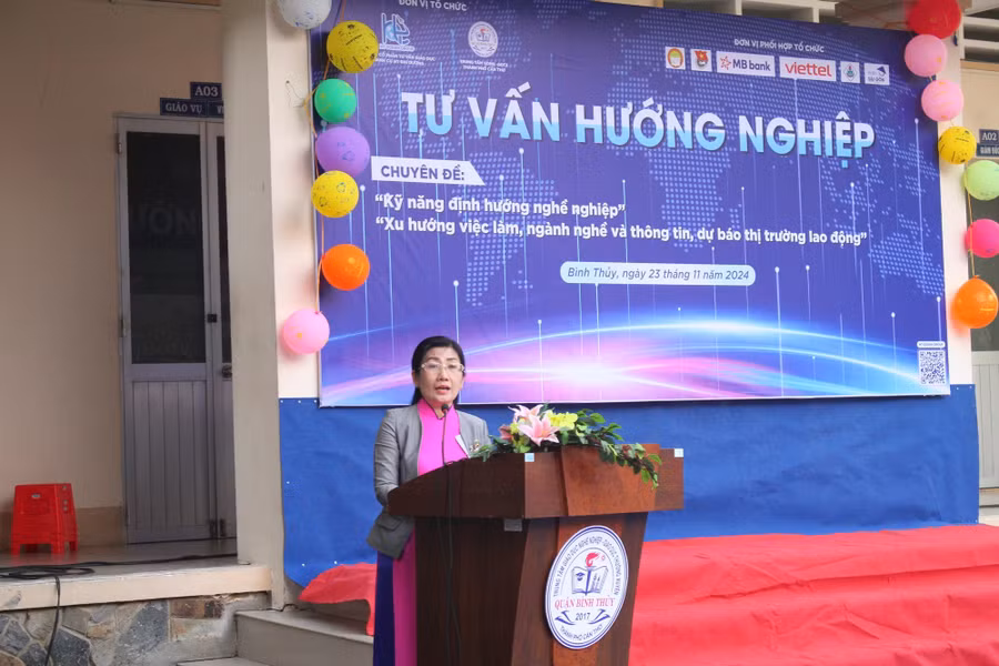 can-tho-tu-van-huong-nghiep-2.jpg