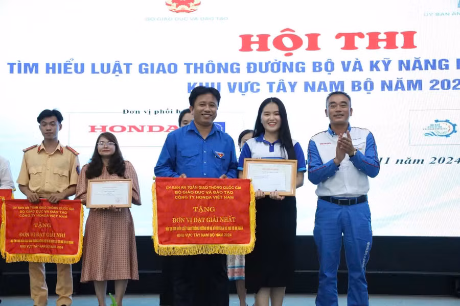 hoi-thi-atgt-5.jpg