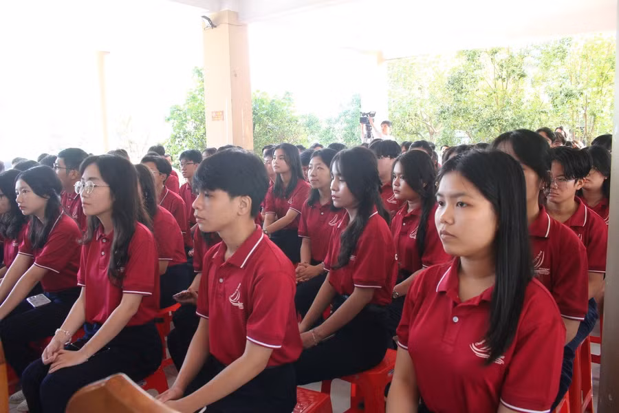 can-tho-xuat-quan-hs-gioi-6.jpg