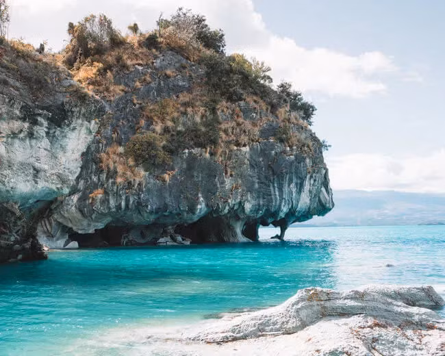 Đá vôi ban đầu hình thành gần đường xích đạo hơn Chile ngày nay và trôi dạt về phía nam hàng triệu năm trước khi các mảng kiến tạo dịch chuyển xung quanh Trái đất. 10.png