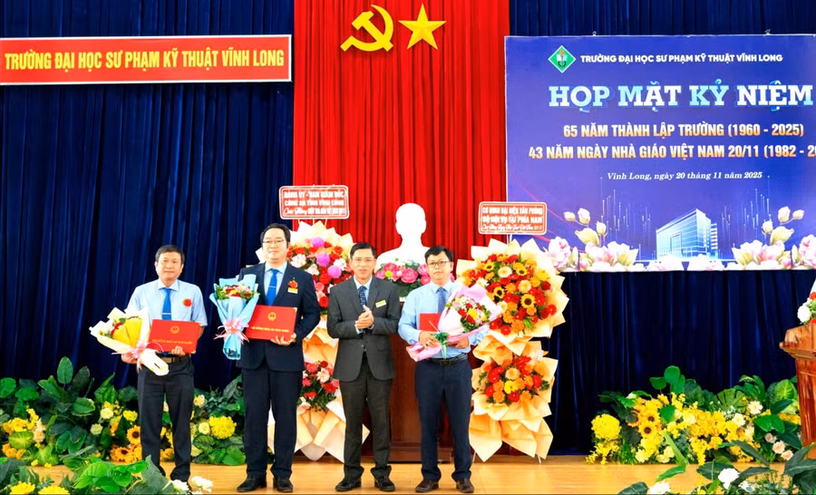 Trường ĐH Sư phạm Kỹ thuật Vĩnh Long có thêm 3 Phó Giáo sư, nâng tổng số Phó Giáo sư của nhà trường lên 20 người.