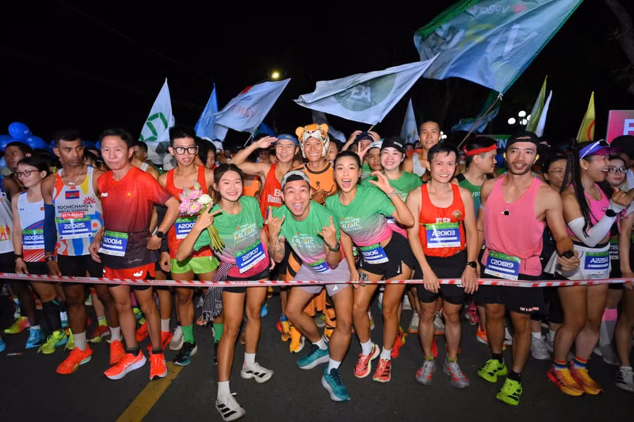 Hơn 12.000 VĐV tham gia giải VPBank Đất Sen Hồng Music Marathon 2025.