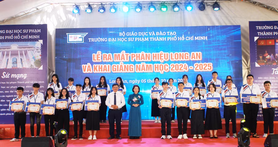 khen-thuong-6685.jpg