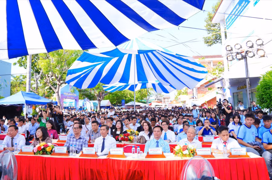dai-bieu-1278.jpg