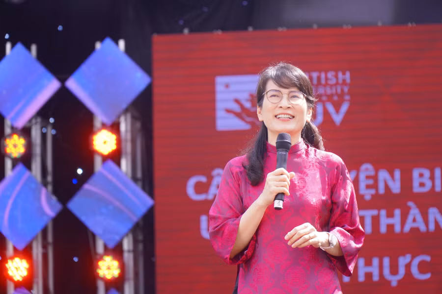 co-thu-anh.jpg