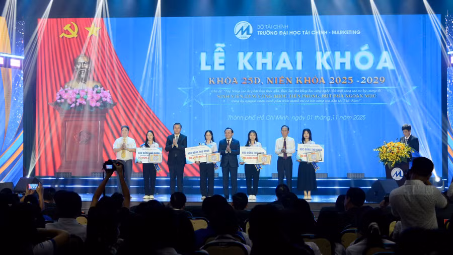 4-thu-khoa.jpg