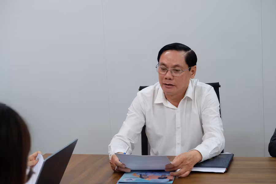 thay-duy-tien.jpg