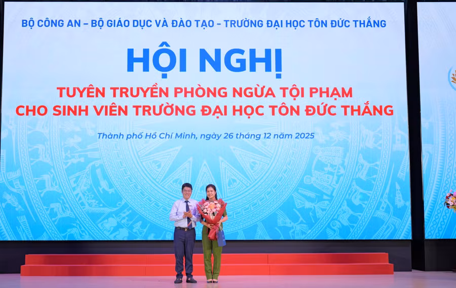 phni4816.jpg