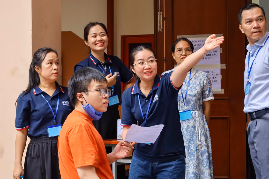 Thí sinh dự kỳ thi đánh giá năng lực đợt 2 do Đại học Quốc gia TPHCM tổ chức tại điểm thi Trường Đại học Khoa học xã hội và Nhân văn. Ảnh: NTCC.