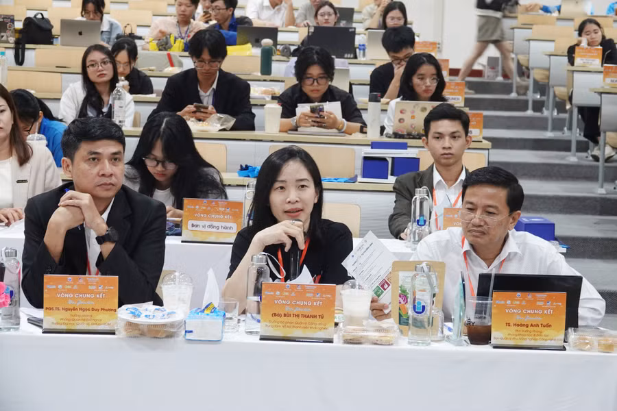 giam-khao.jpg