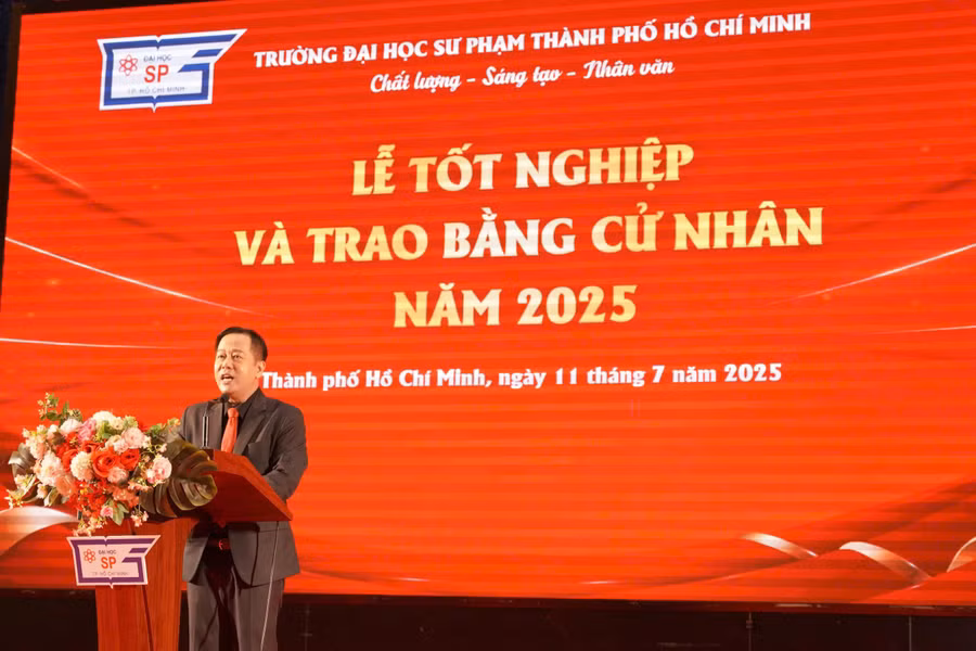 gs-huynh-van-son.jpg