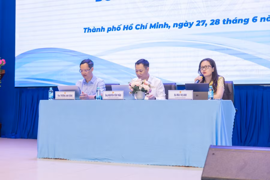 phien-thao-luan.jpg