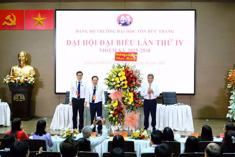 dai-hoi-2.jpg