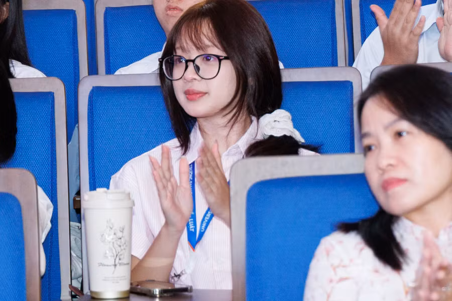 Trường Đại học Kinh tế - Luật, Đại học Quốc gia TPHCM (UEL) khai giảng năm học 2026-2027, chào đón hơn 3.000 tân sinh viên khóa 26.