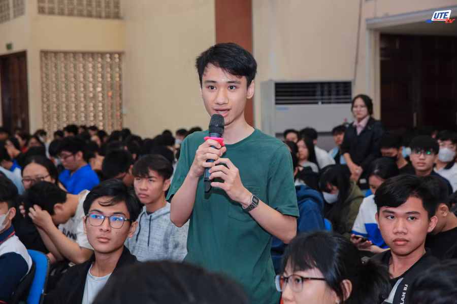 sinh vien.jpg