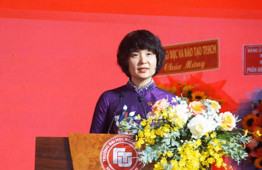 pgs-ts-pham-thu-huong.jpg