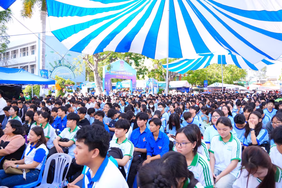 toan-canh-4.jpg