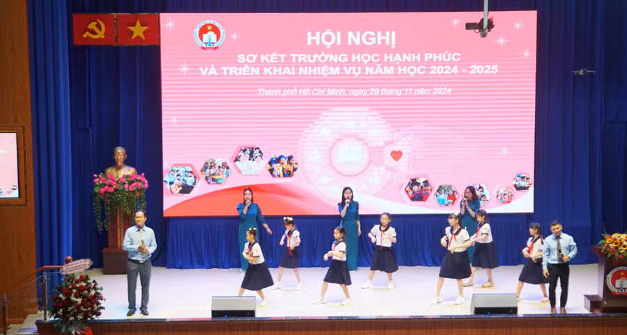 Hội nghị sơ kết một năm xây dựng mô hình “Trường học hạnh phúc” tại TPHCM. Ảnh: Lê Mạnh