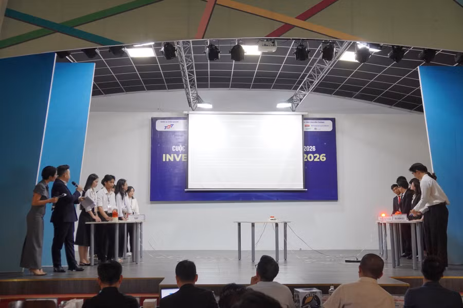 Ba chặng của trận chung kết diễn ra hấp dẫn với các màn tranh biện sôi nổi từ các đội thi.