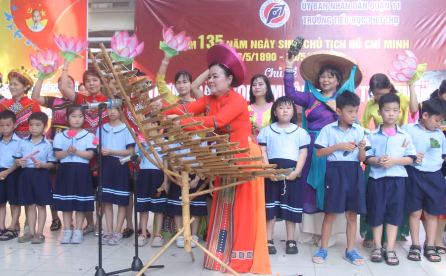 truong-hoc-to-chuc-mung-sinh-nhat-bac-8.jpg