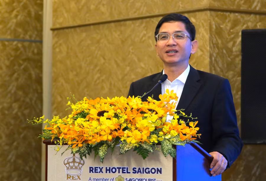 pgs-hoang-cong-gia-khanh.jpg