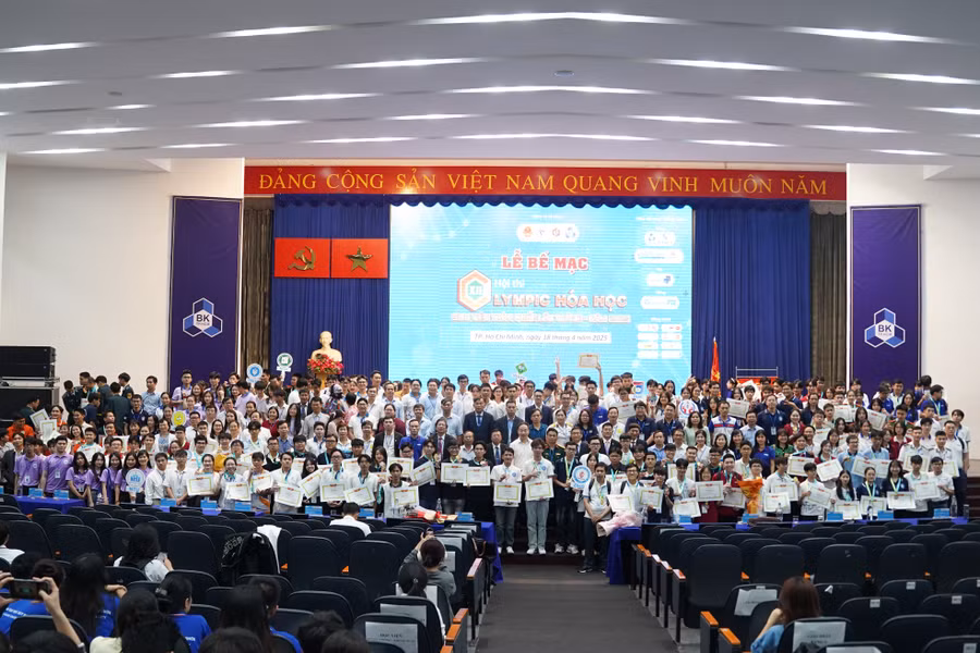 Lễ bế mạc Hội thi Olympic Hóa học sinh viên toàn quốc lần thứ XII năm 2025. Ảnh: HCMUT