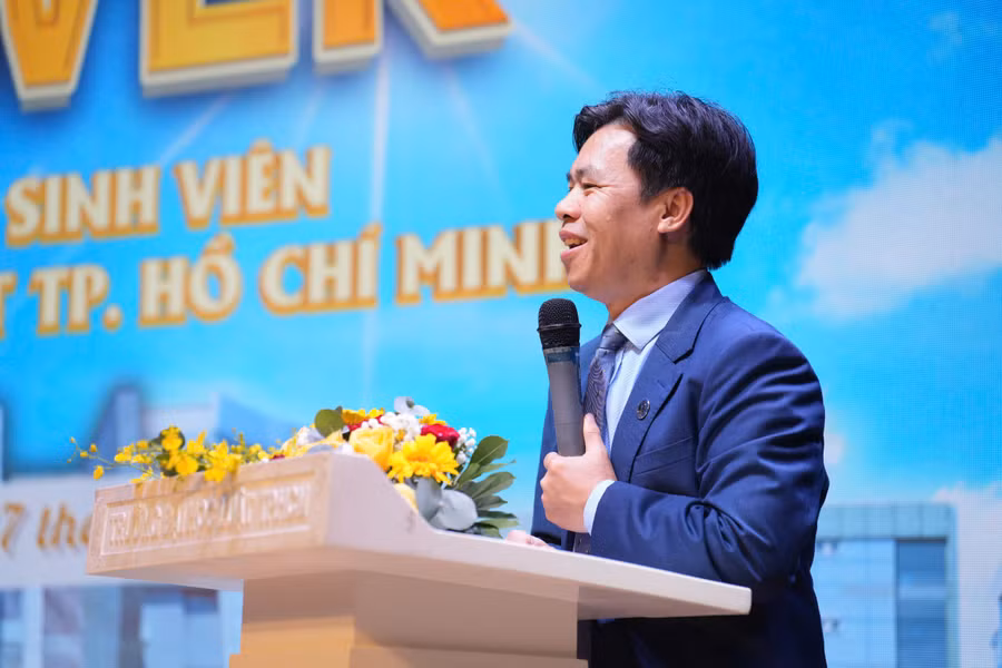 gs-do-van-dai.jpg