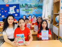 Cô trò Trường Tiểu học Yên Hòa, phường Yên Hòa, Hà Nội. Ảnh: Đình Tuệ
