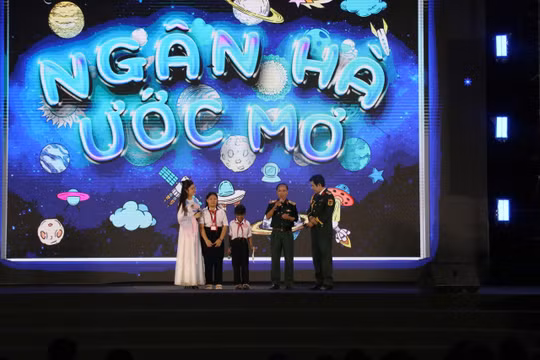Một số điều ước mà các em gửi gắm đến "Ngân hà ước mơ" đã được hiện thực hóa ngay tại chương trình.