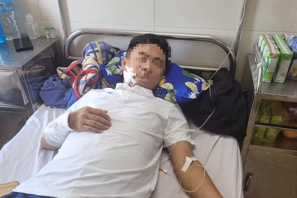Nạn nhân đang được điều trị tại Bệnh viện Đa khoa Hà Tĩnh.