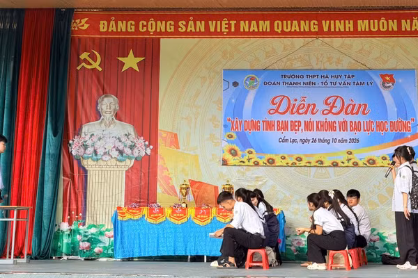 Tiểu phẩm "Giới hạn" của học sinh Trường THPT Hà Huy Tập.