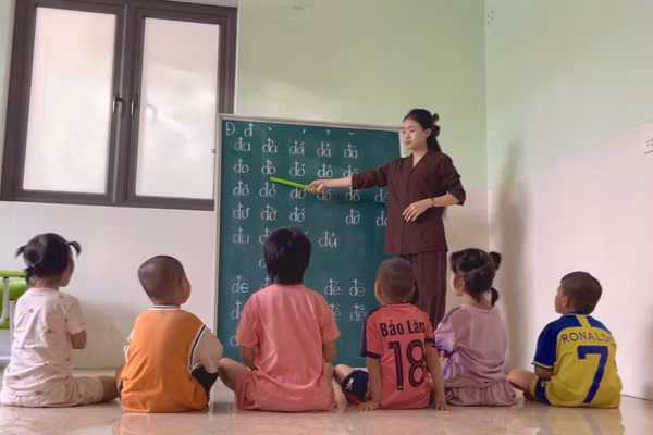 Cô giáo trẻ vượt khó chạm ước mơ và hành trình gieo hy vọng